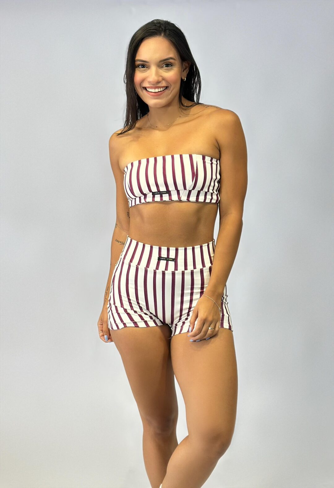 Short Curto c/ bolso Listrado - Image 2