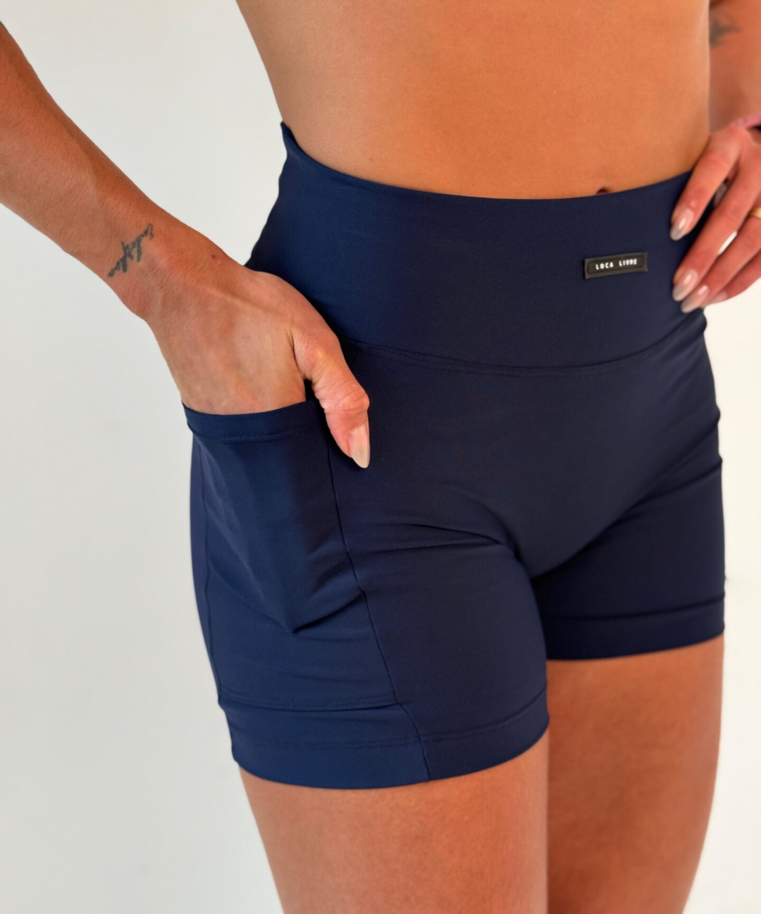 Short Kelly Meia Coxa Azul Marinho