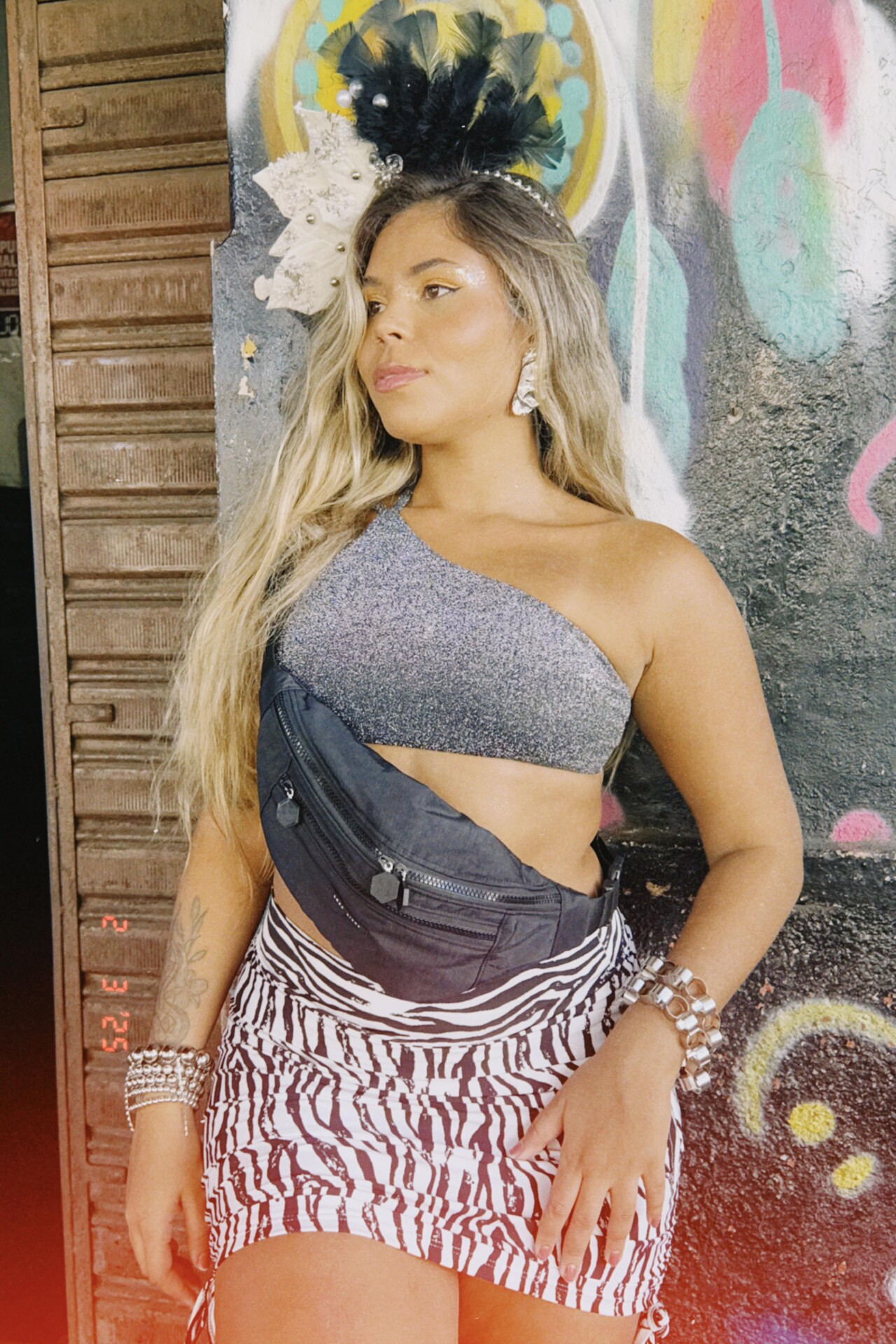 Top Brenda Preto Brilhoso Prata