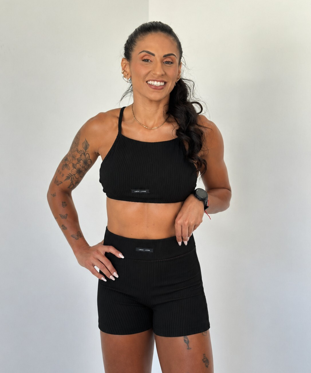 Short Vivi Meia Coxa Canelado Preto